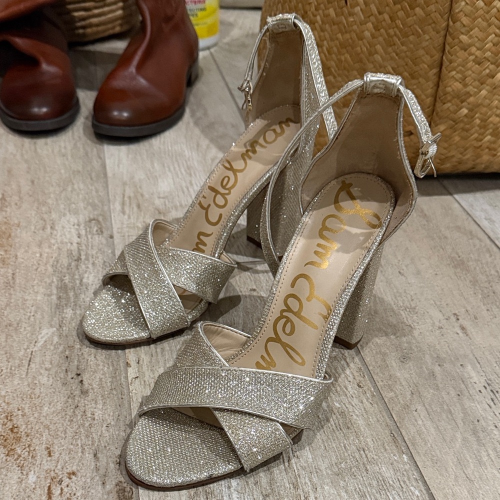 Sam Edelman Size 9 Silver Shimmer Block Heel Sandals - Picture 3 of 7